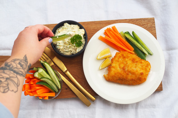 Panert torsk med grønnsaker