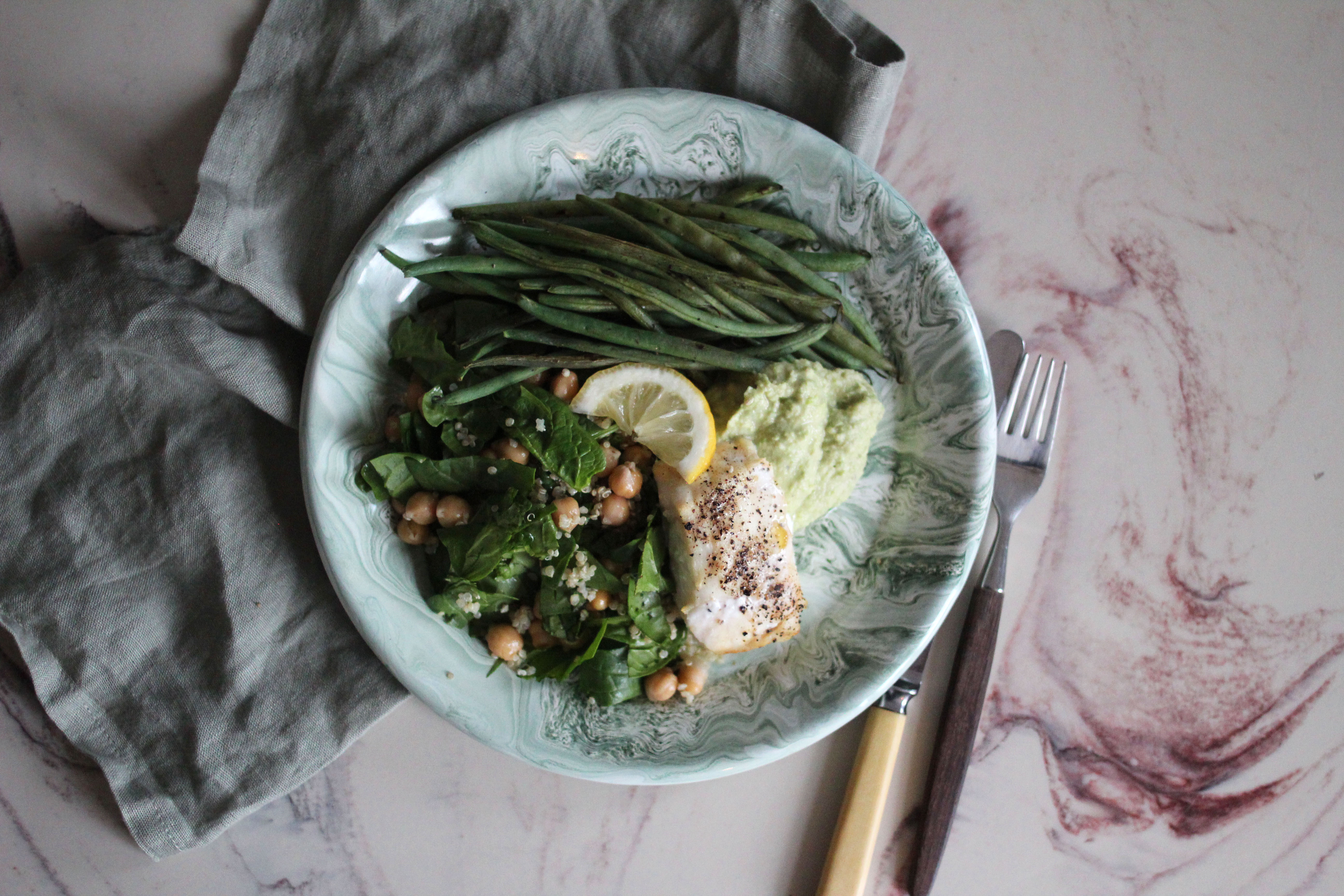 Torsk med quinoasalat og ertekrem